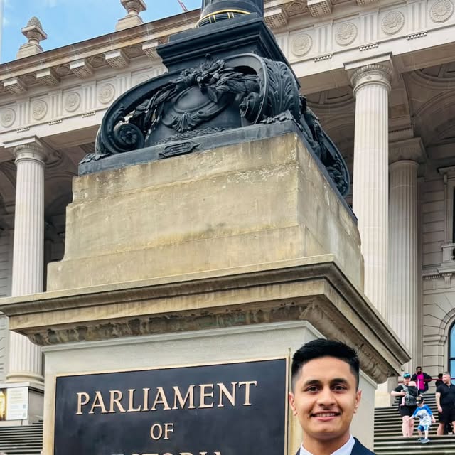 Portrait accompanying Safa Zahir’s Instagram community update of 25 September 2026, outside the Parliament of Victoria.