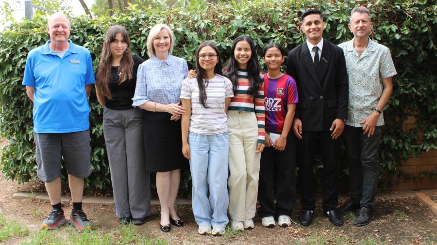 Students, staff, Kim O’Keeffe and Safa Zahir gathered during a visit to the Shepparton English Language Centre.