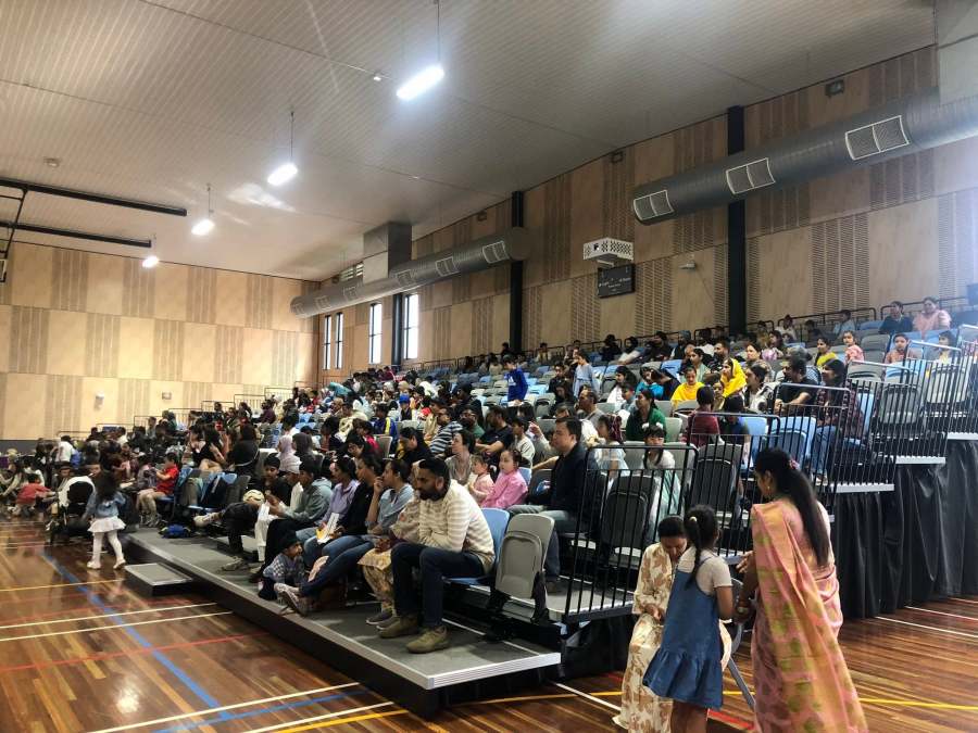 A wide view of the audience gathered for the VSL Expo.